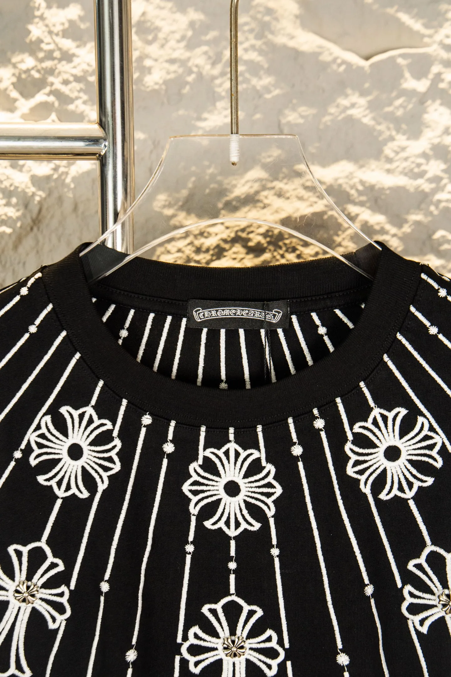 ：Y 105 Chrome hearts CH 26ss T ， Color Change！（Black White Light Blue） ！ ， ， ， ， 。 Breathable， ， Same Style 。 ， ， 、 、 。 Authentic ， ， ， Versatile ， 、 Retro ！ ：Black White Size：S—XL